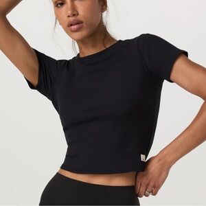 Vuori Pose Fitted Tee Top black